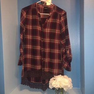 Long plaid top with lace!